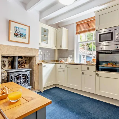 1 Bed In Robin Hoods Bay Oc-g0186 * Robin Hood's Bay