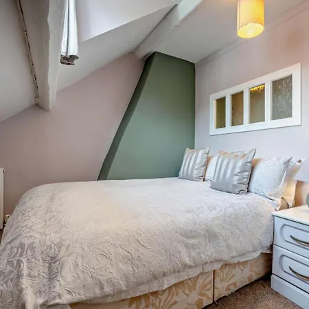 Holiday home 1 Bed In Robin Hoods Bay Oc-g0186 *