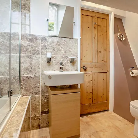 Holiday home 1 Bed In Robin Hoods Bay Oc-g0186 *